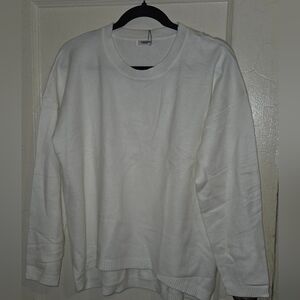 Woman's White Crewneck Sweater - Unbranded, P To P 25,runs Large